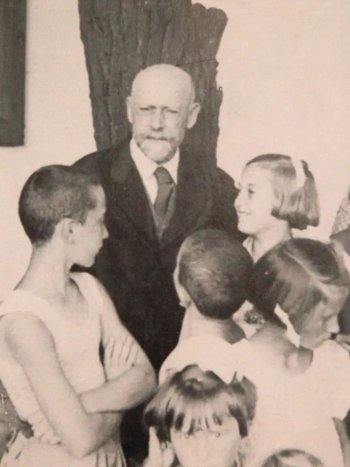Janusz Korczak s dětmi ze sirotčince