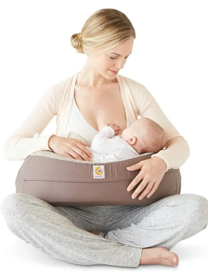 Polštář na kojení má mnoho způsobů využití - spánek, správná poloha při krmení, podpora při vstávání.