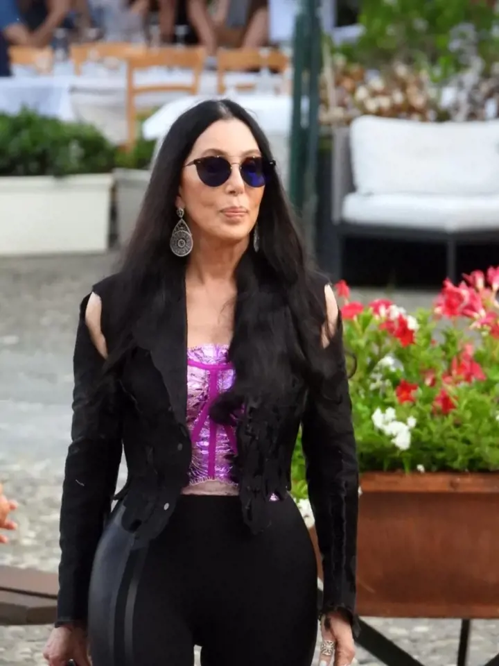 Cher se ucházela o roli matky Addamsovy rodiny Morticie.