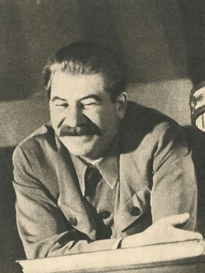 Stalin nejraději sváděl dívky na samém prahu dospělosti.