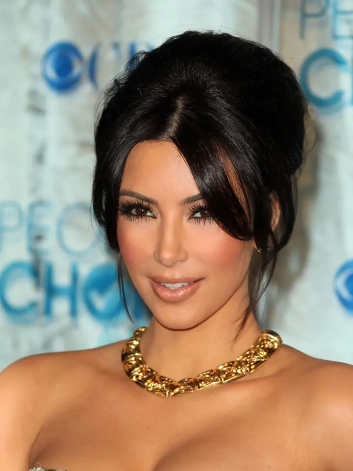 Kim Kardashian je královnou stínování. Začátky ale byly krušné.