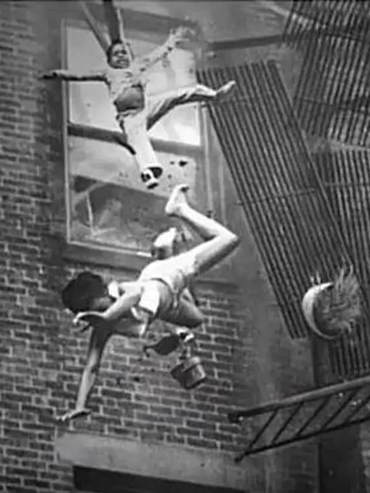 Rodina musela během požáru vyskočit z okna. Boston, 1976