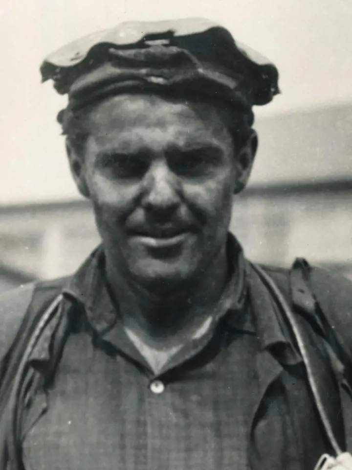 Jaroslav Ondráček po práci na Dole Jana Šverma v roce 1960