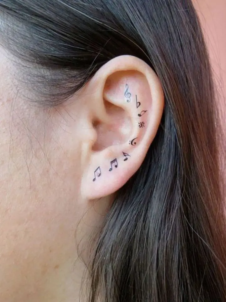 Tetování na uchu