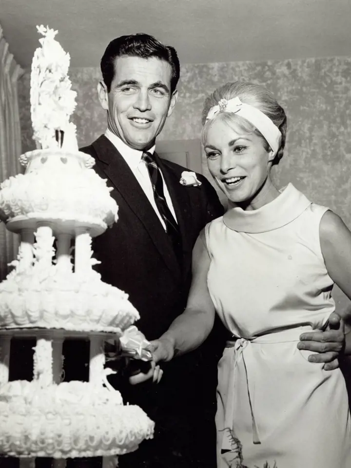 35 let: V roce 1962 se vdávala počtvrté. Vyvoleným byl obchodník Robert Brandt. 