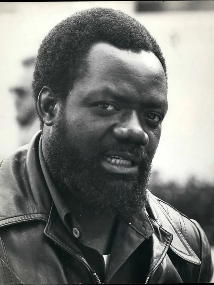 Jonas Savimbi byl antikomunistický a antikolonialistický angolský politický a vojenský vůdce