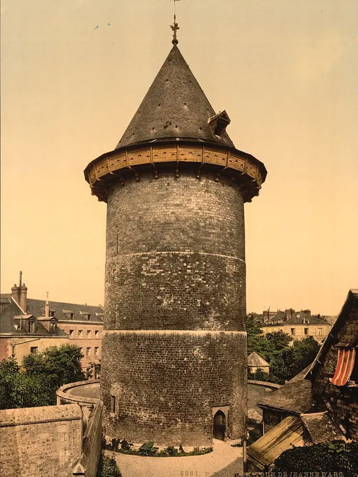 Věž v Rouen, kde byla Johanka vězněna před soudem.