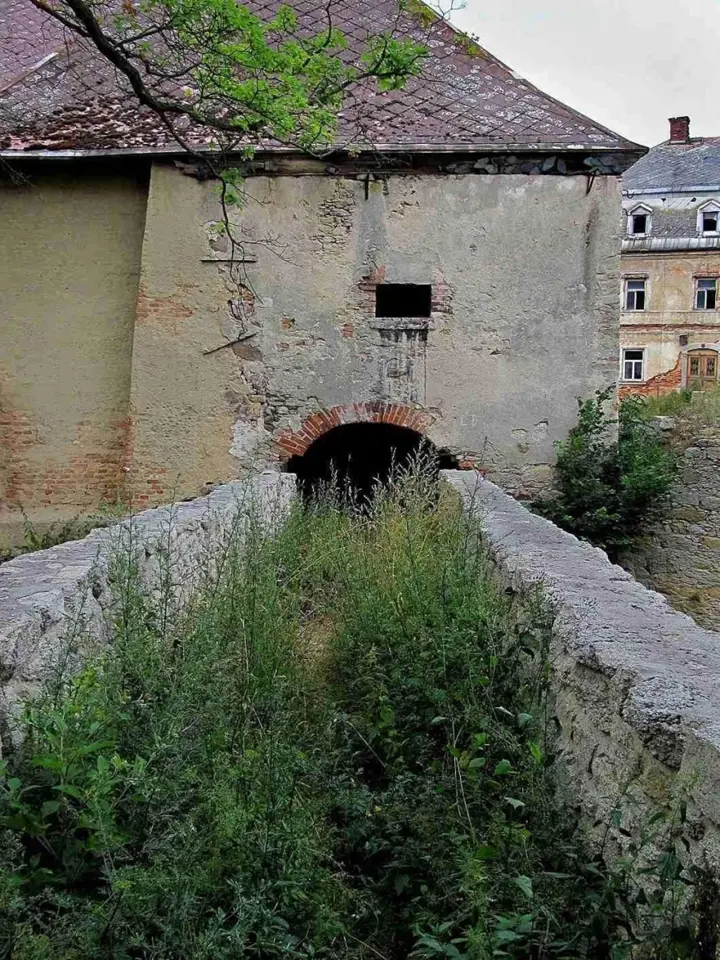 Zámek a hrad Starý rybník