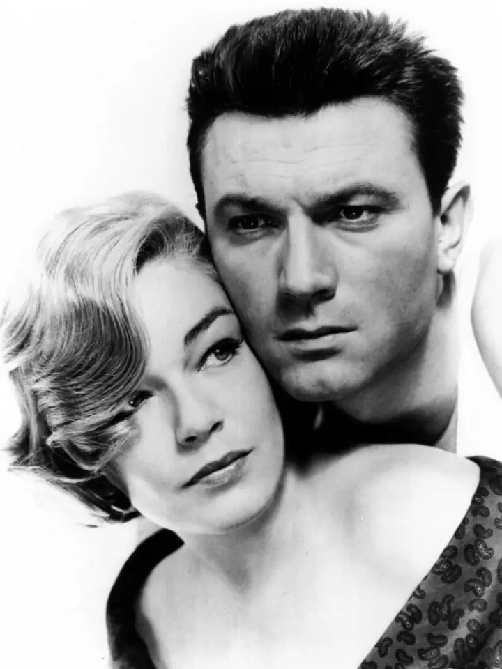 38 let: Za film Místo nahoře (1959)získala Oscara. Na snímku s Laurencem Harveym. 