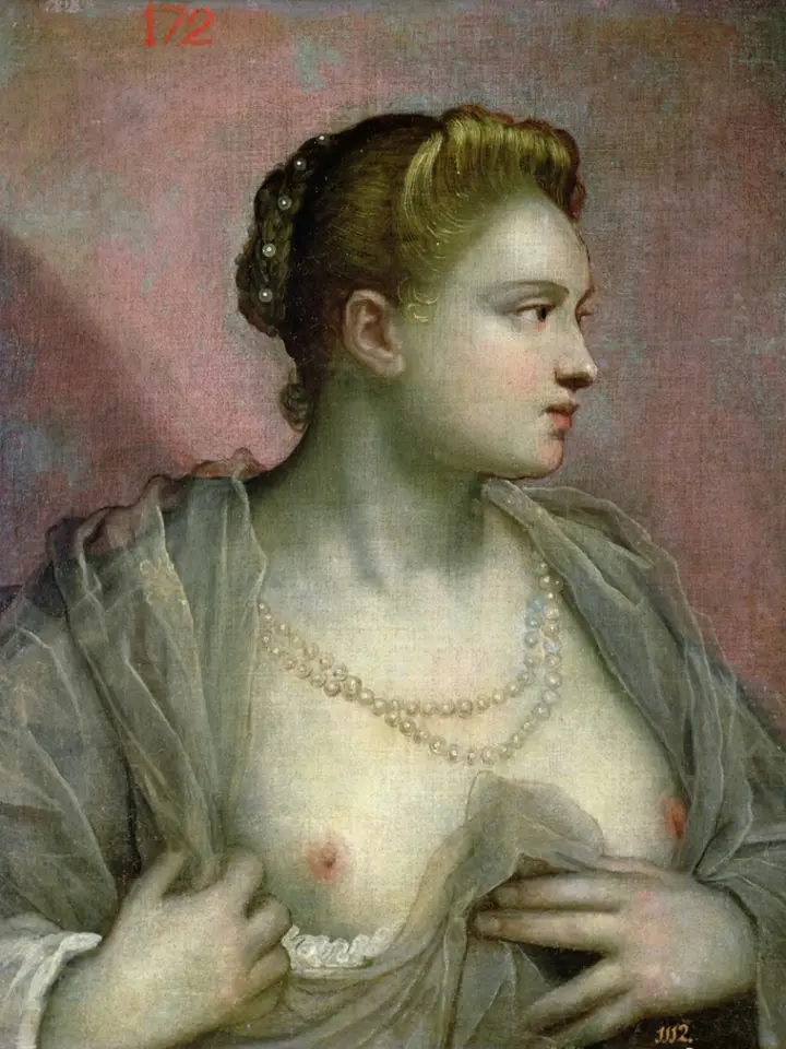 Ženy běžně odhalovaly ňadra, a dokonce si přibarvovaly bradavky.