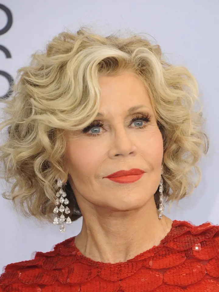 Jane Fonda opět překvapila svým mladistvým vzhledem.