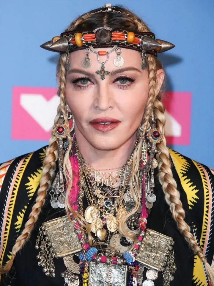 Madonna je výstřední