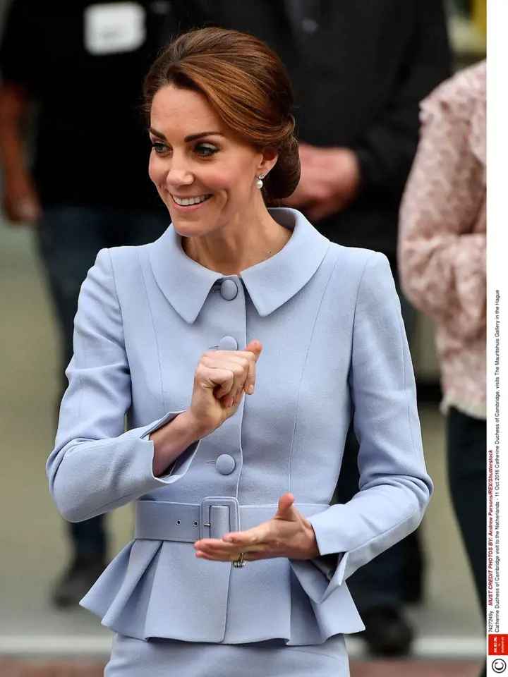 Kate Middleton je velmi štíhlá.