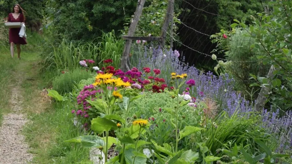 Zahrada v Ouběnicích patří mezi ukázkové permakulturní projekty.