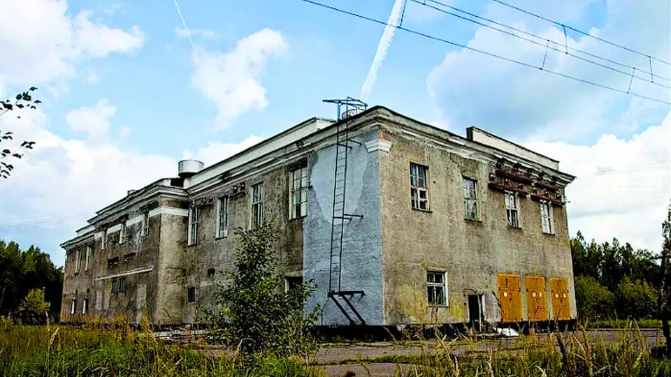 Opuštěná vojenská základna u města Povarovo.