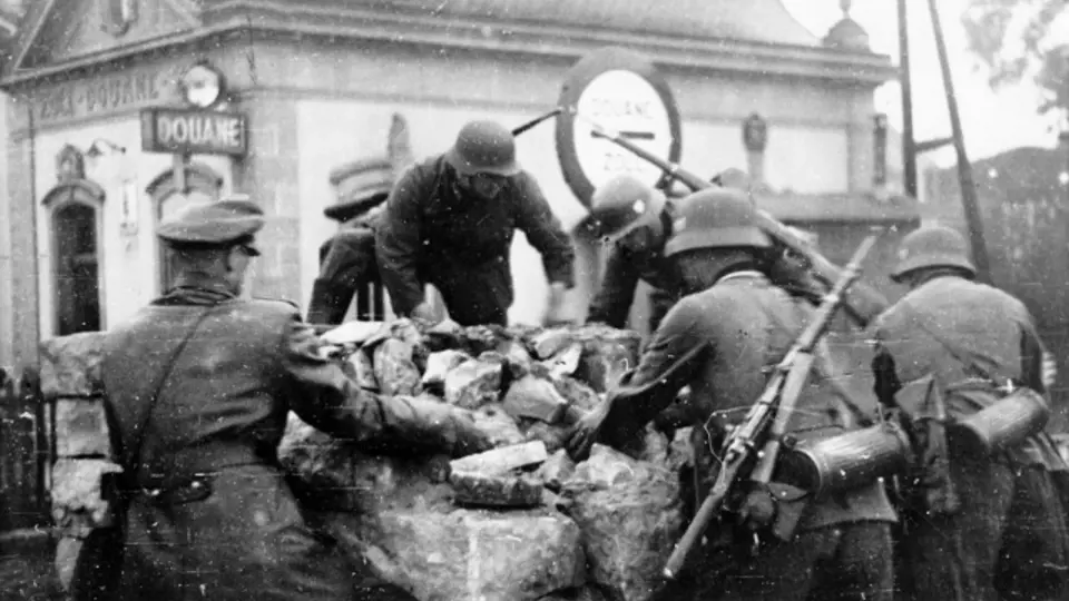 konec května 1940, wehrmacht překračuje hranice Francie