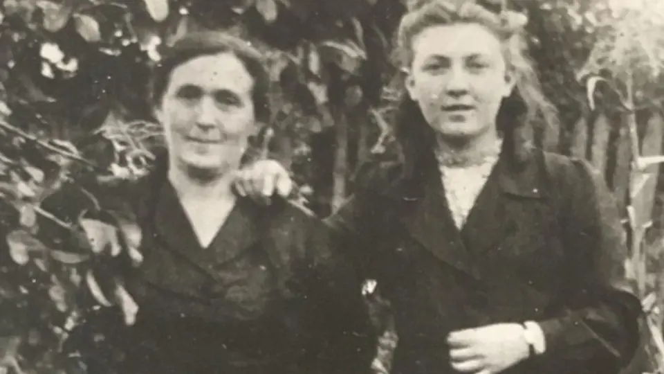 Etcia a její dcera Mania v roce 1946