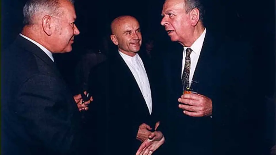 Jako předseda sněmovny v roce 1995 při návštěvě Horáckého divadla v Jihlavě; zleva režisér Karel Brynda a herec Bořivoj Navrátil
