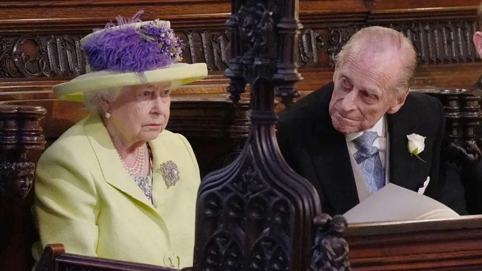 Meghan v rozhovoru uvedla, že mluvila s královnou o zdravotním stavu prince Philipa. 