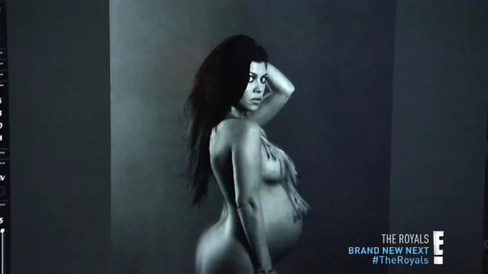 Kourtney Kardashian, starší sestra slavnější Kim, se neváhala svléci i při svém třetím těhotenství.
