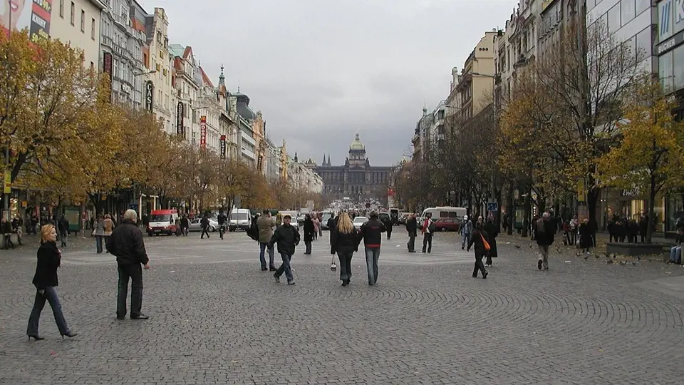 Václavské náměstí, pohled od Můstku