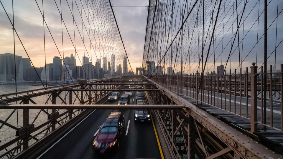 Brooklyn Bridge v New Yorku.