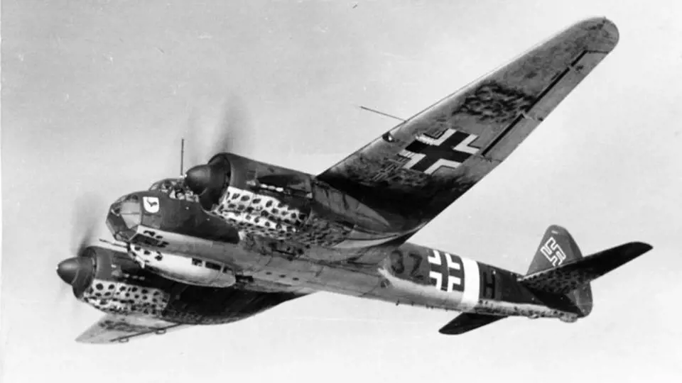 Stíhač Junkers Ju 88 v jiné kamufláži