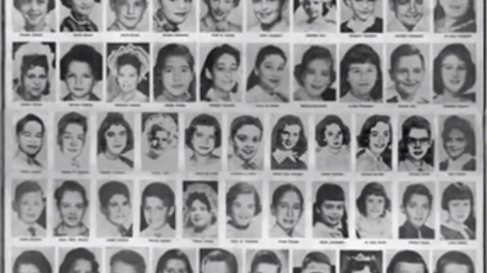 Vzpomínka na 92 dětí, které ve škole zahynuly