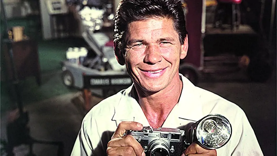 V roce 1958 měl vlastní televizní seriál Muž s fotoaparátem.