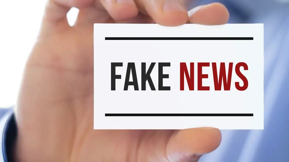 Základní rada proti přejímání falešných zpráv? Zapojte rozum