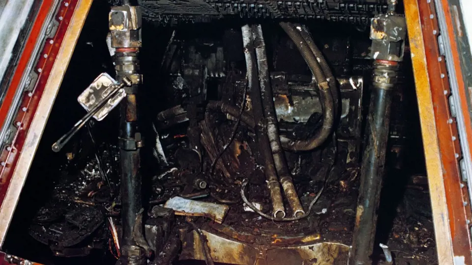 Kabina Apolla 1 zničená požárem