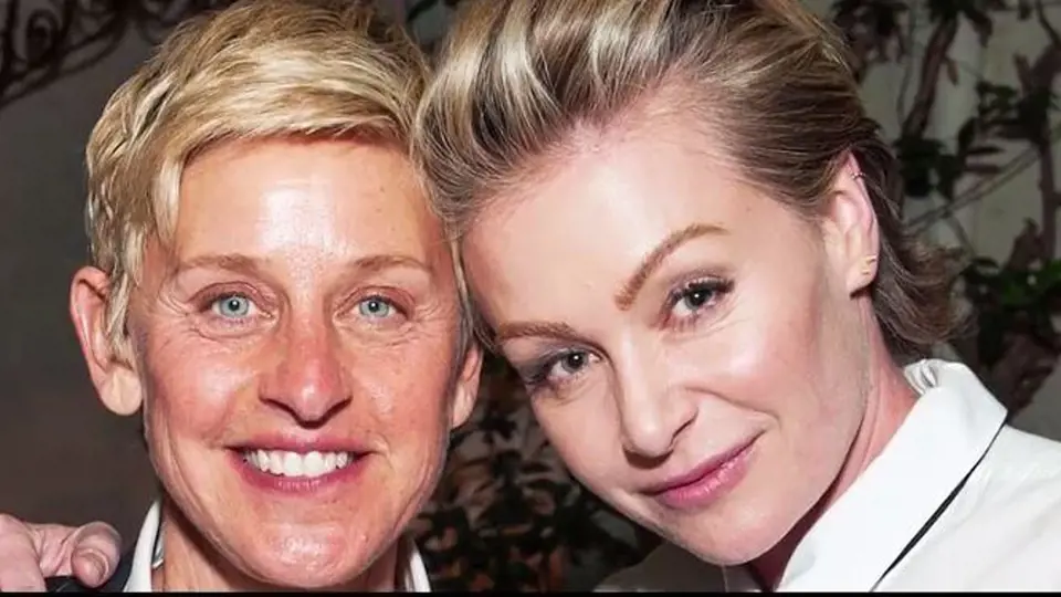 Ellen DeGeneres se svou dlouholetou přítelkyní herečkou Portia de Rosii, která je téměř o dvacet let mladší.
