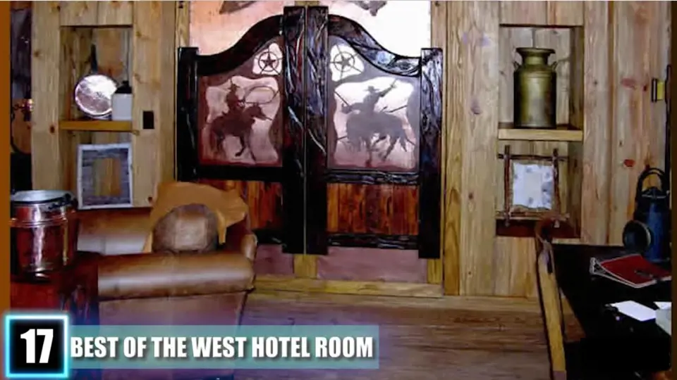 V pokoji hotelu umístěného v Sedoně v Arizoně prožijete western jako vyšitý.