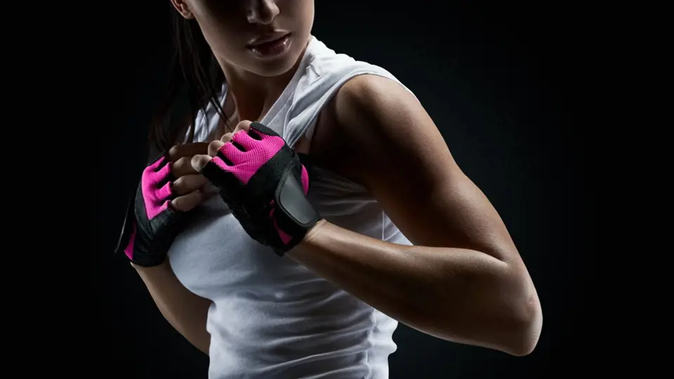Pravěké ženy měly paže silnější než vrcholové sportovkyně.