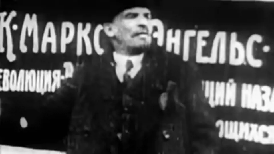 Lenin při svém projevu