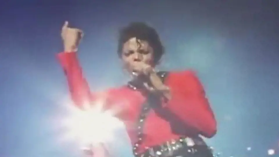 MJ – Ani jméno MJ, které chtěli dát synovi fanoušci Michaela Jacksona, u francouzských úřadů neprošlo. Vyslovování těchto písmen ve francouzštině prý působí směšně a dítě by ponižovalo.
