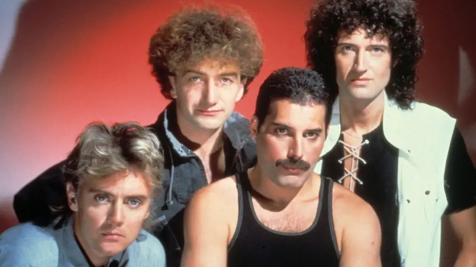 Skupina Queen v 80. letech. Zleva: Roger Taylor, John Deacon, Freddie Mercury a Brian May.  