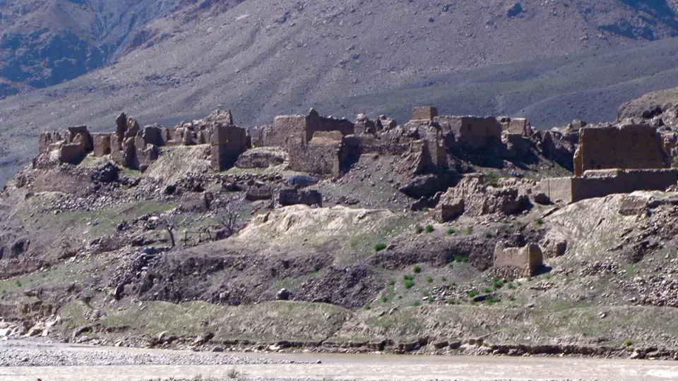 Afghánská vesnice zničená sovětskými vojsky