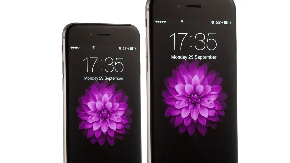 iPhone 6 a iPhone 6 Plus jsou varianty předposlední generace "applích" mobilů z roku 2014.