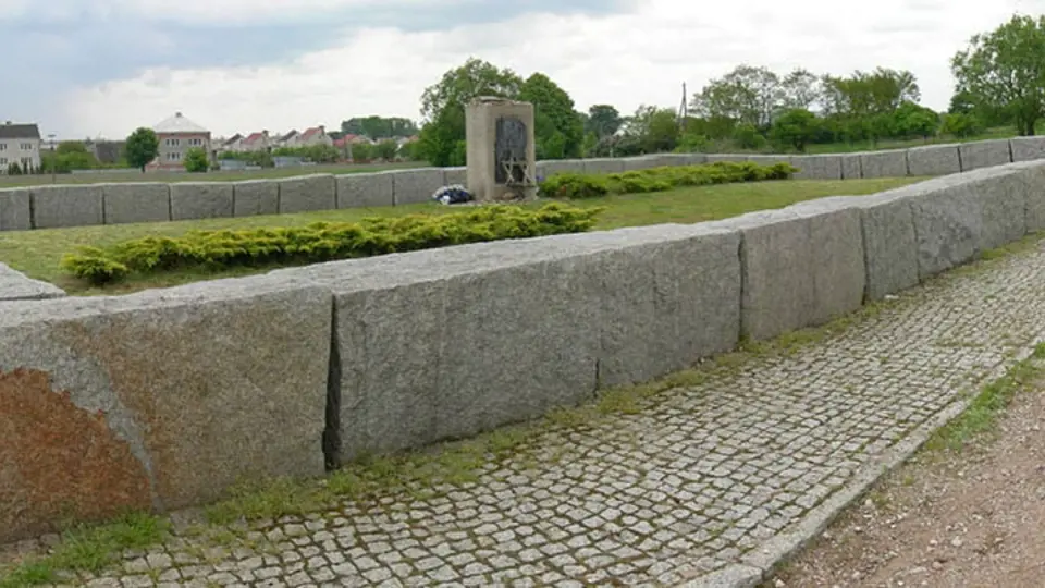 Památník pogromu v Jedwabnem