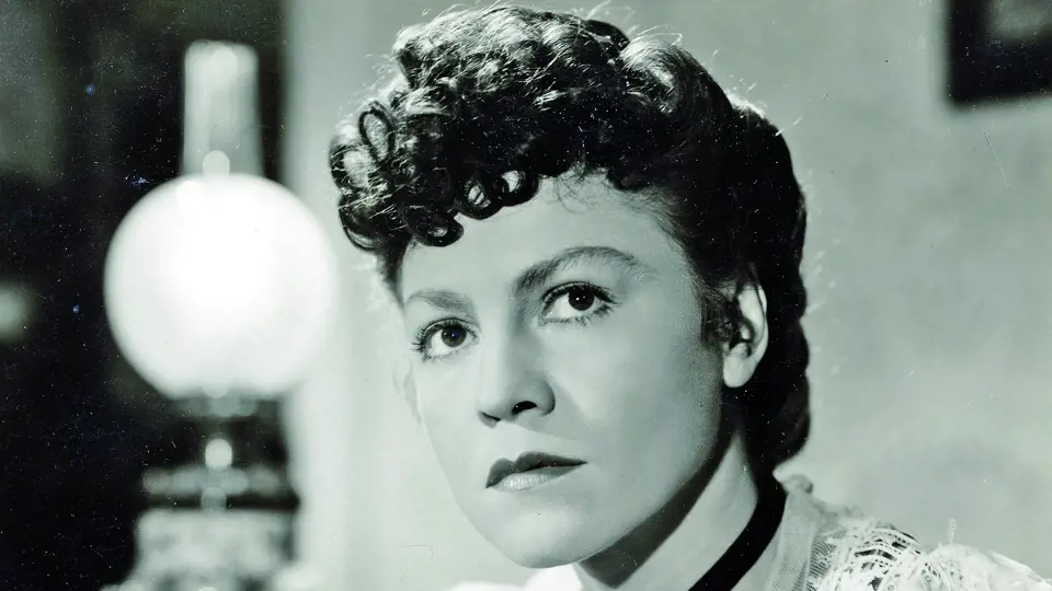Jako Matylda v Krejčíkově povídkovém filmu Týden v tichém domě 1947.
