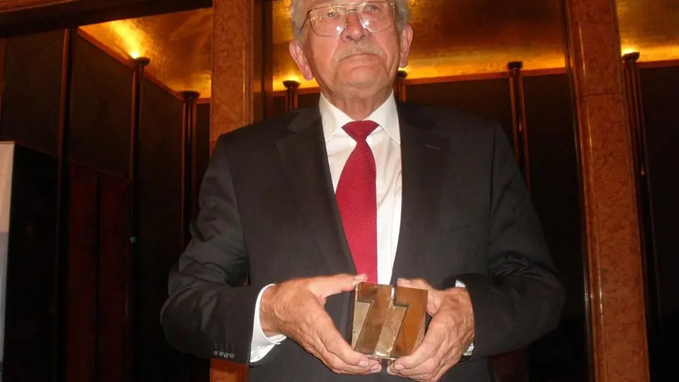 Básník Karel Šiktanc dostal podruhé Cenu Jaroslava Seiferta.