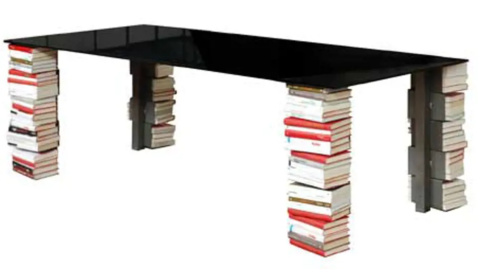 Stůl jako knihovna - inspirace od firmy MOCO