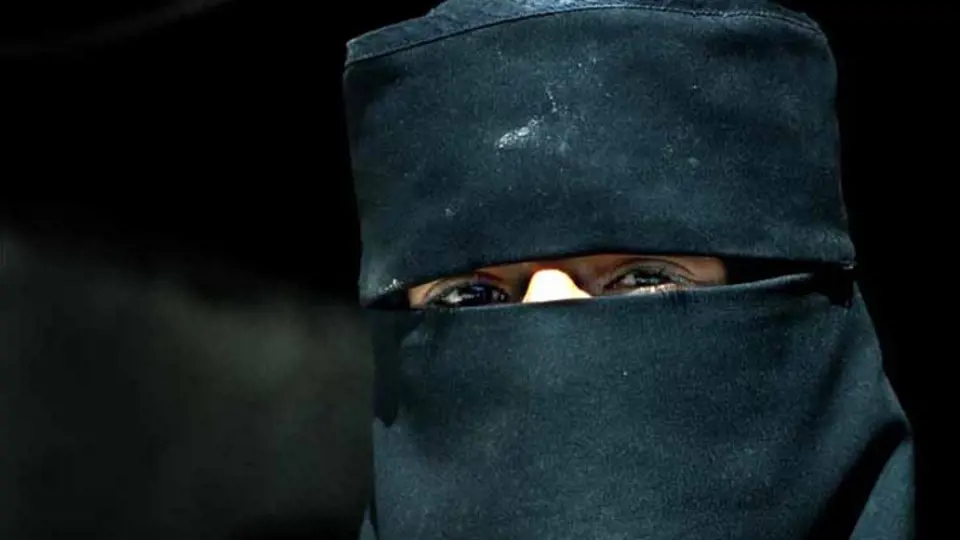 Muslimská žena v nikábu. Ilustrační foto