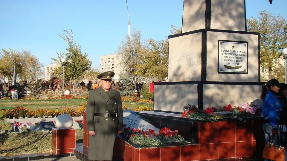 Památník obětí Nedělinovy katastrofy ve městě Bajkonur