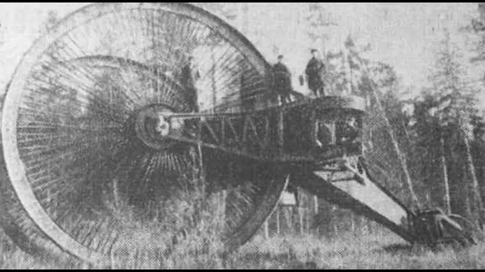 Prototyp prvního ruského „tanku" z roku 1915