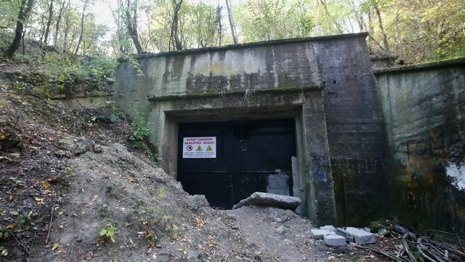 Vchod do podzemní továrny Richard
