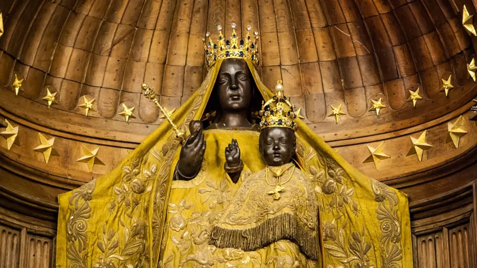 Černá Madonna v katedrále v Chartres