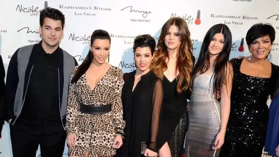 Rob Kardashian s částí své velké rodiny.