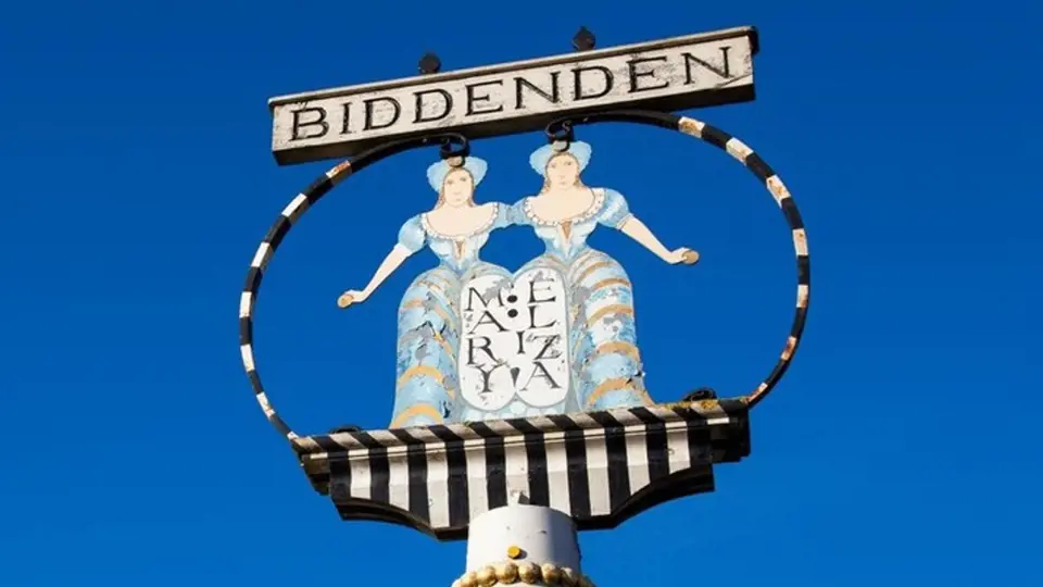 Biddendenské panny jsou dodnes symbolem obce.